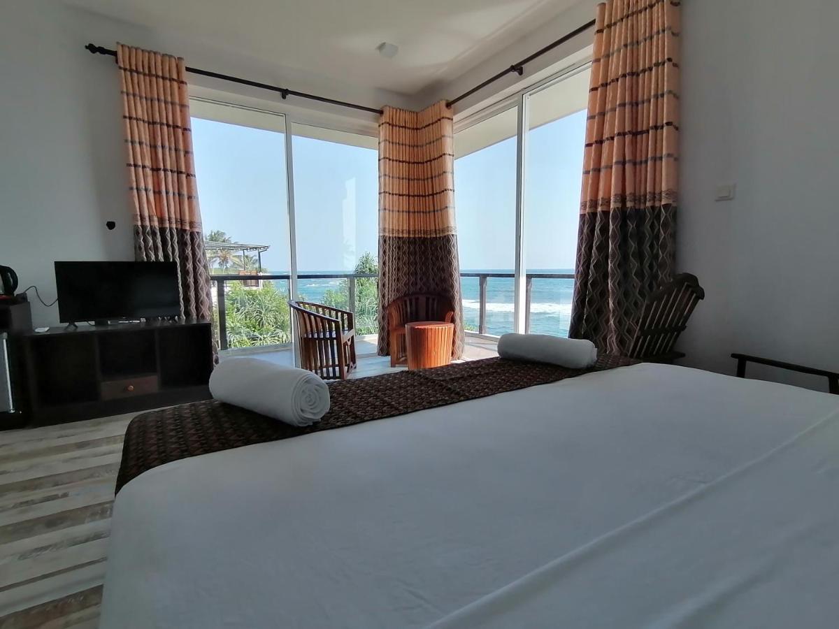 Ara Beach Resort Mirissa Exterior photo